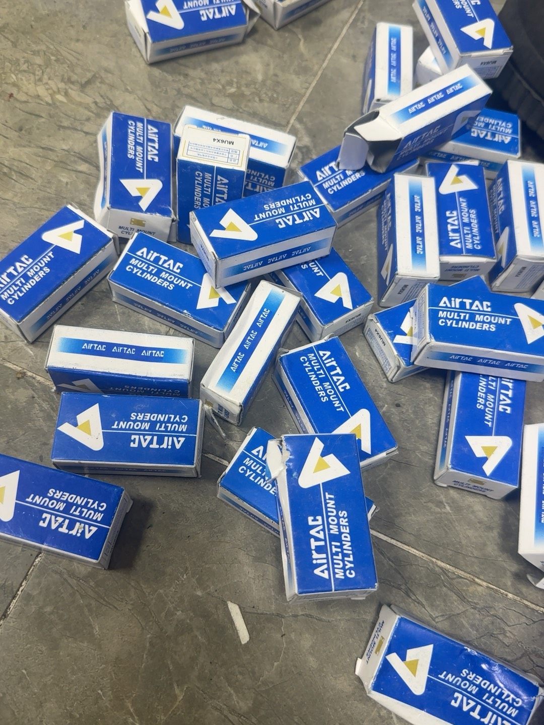 亚德客 全新原装正品 MU6x4 气缸 工程余货