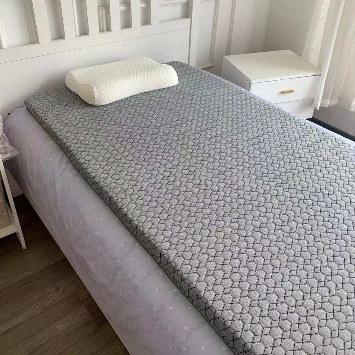 六度乳胶床垫90*195静音舒适上下铺床褥子软垫单人学生宿舍床垫