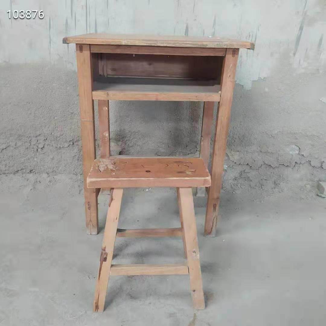民俗老物件课桌椅板凳小学生书桌学校桌椅老式课桌木质椅子写字桌
