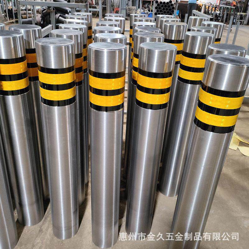 定制深圳加厚不锈钢成品车挡道路隔离桩人车分流防撞柱