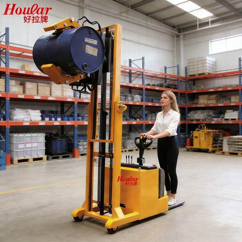 hoular站驾式全电动油桶车YL800横向翻转倒料钢制旋转搬运抱桶车