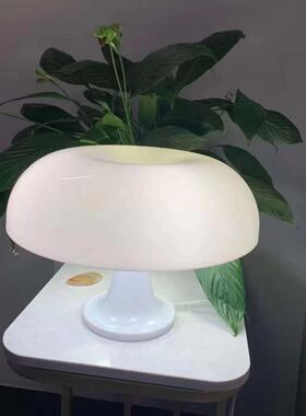 新款直销新款简约现代卧室床头台灯意大利丹麦设计师北欧橙色蘑菇