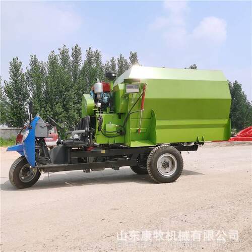 5立方饲草搅拌撒料车牛羊草料喂料车3立方电动撒料车