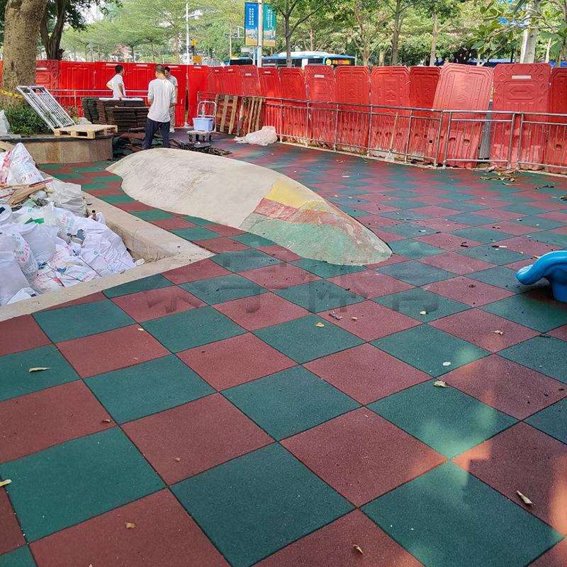厂家直销幼儿园防滑操场地板小区户外防滑地胶室外专用橡胶地板砖