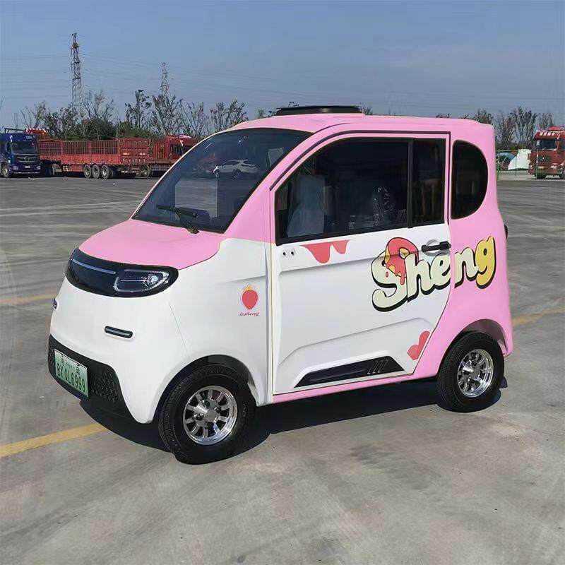 新款云朵 全封闭四门六座电动四轮车 低速家用电动老年代步碟刹