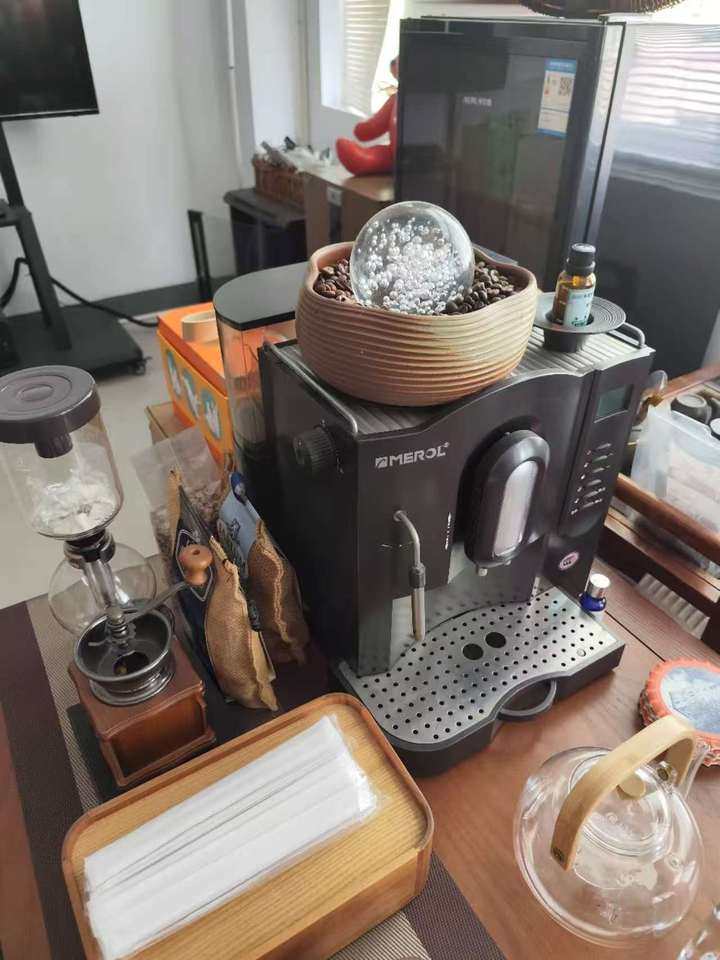 1月25日嘉兴蛋糕公司办公用品等相关资产一批网络拍卖公告