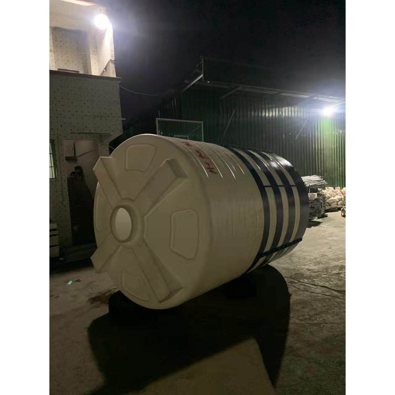 现货厂家20吨储罐工地使用减水剂胶桶污水处理净水剂水塔PE