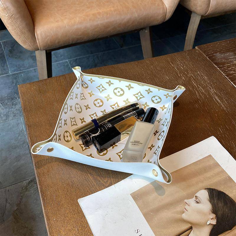 北欧i/n首皮革收纳盒桌面收纳s托盘饰化品妆钥匙储物皮质四角托盘