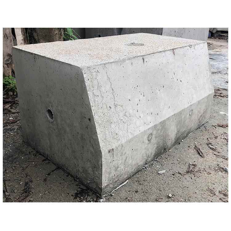 水泥隔离墩混凝土防护栏水泥防护墩混凝土道路分隔石马路防撞墩