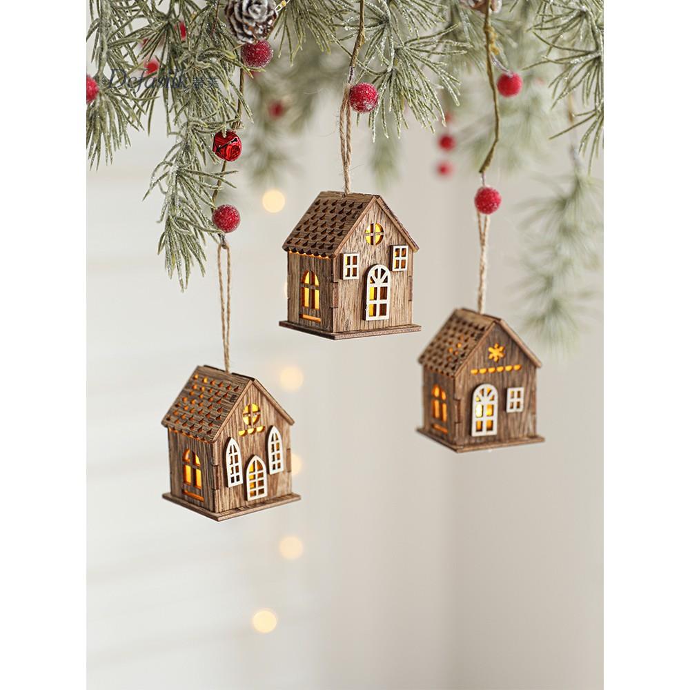 新品发光圣诞节装饰木房子橱窗挂饰创意摆件圣诞树小屋场景布置