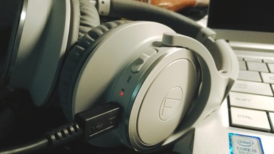 实力对比铁三角SR5和SR30BT哪个好？评测铁三角SR5和SR30BT优缺点区别是？