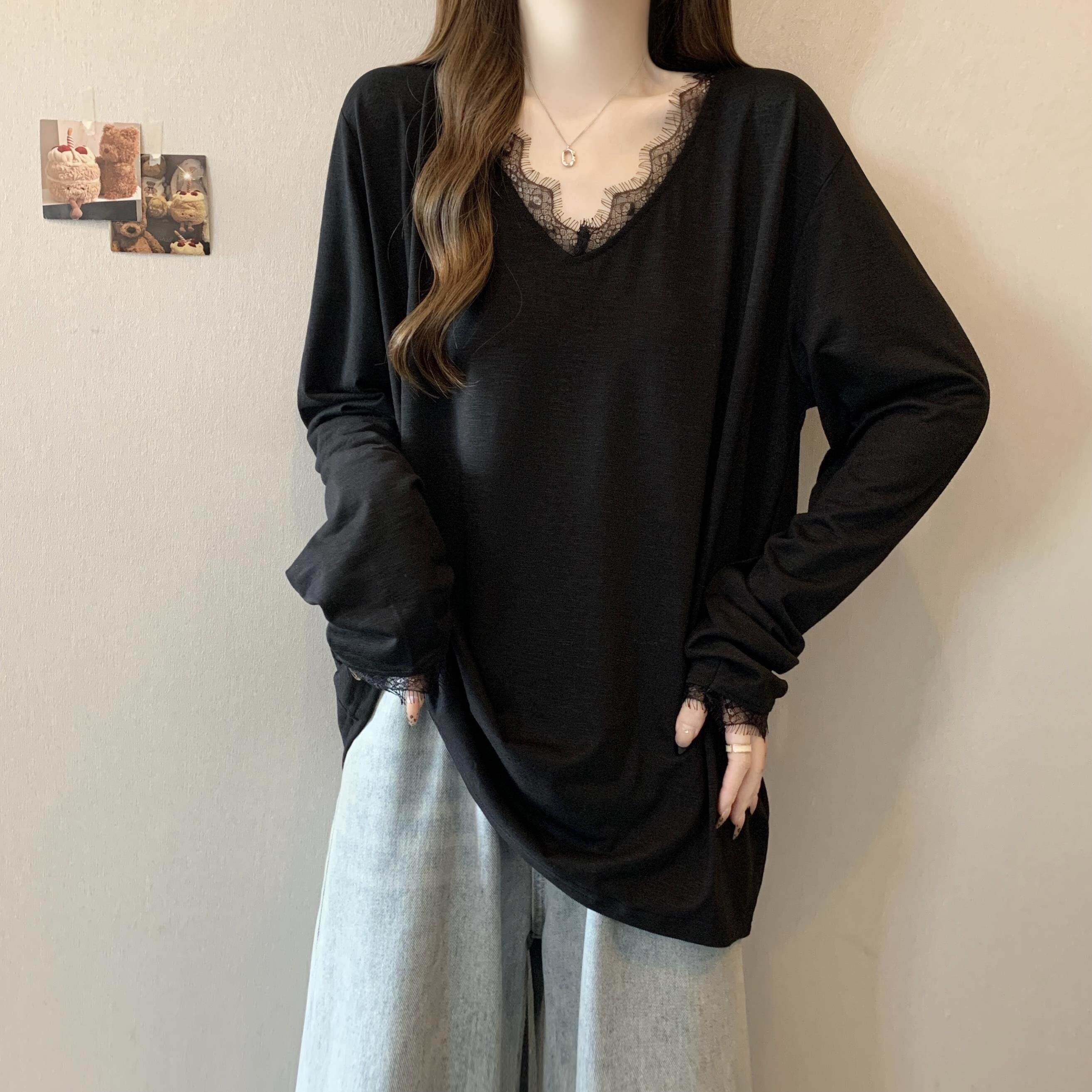高级感黑色蕾丝拼接V领长袖T恤女春秋大码胖mm宽松洋气打底衫上衣