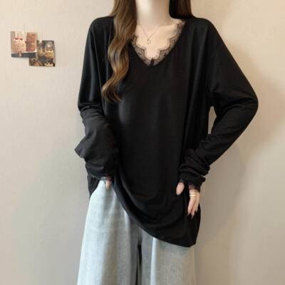 高级感黑色蕾丝拼接V领长袖T恤女春秋大码胖mm宽松洋气打底衫上衣