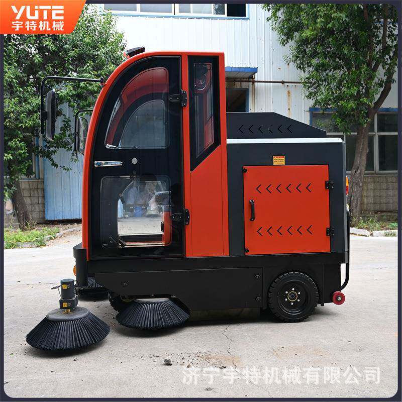 扫地车商用座驾式多功能全自动扫地机电动沥青路面清扫车