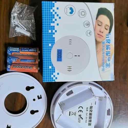 一氧化碳报警器探测报警器家用煤炉蜂窝煤烟检测LED报警器