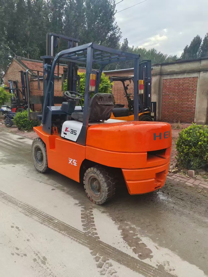 11月29日天津3.5吨叉车升高3米网络拍卖公告