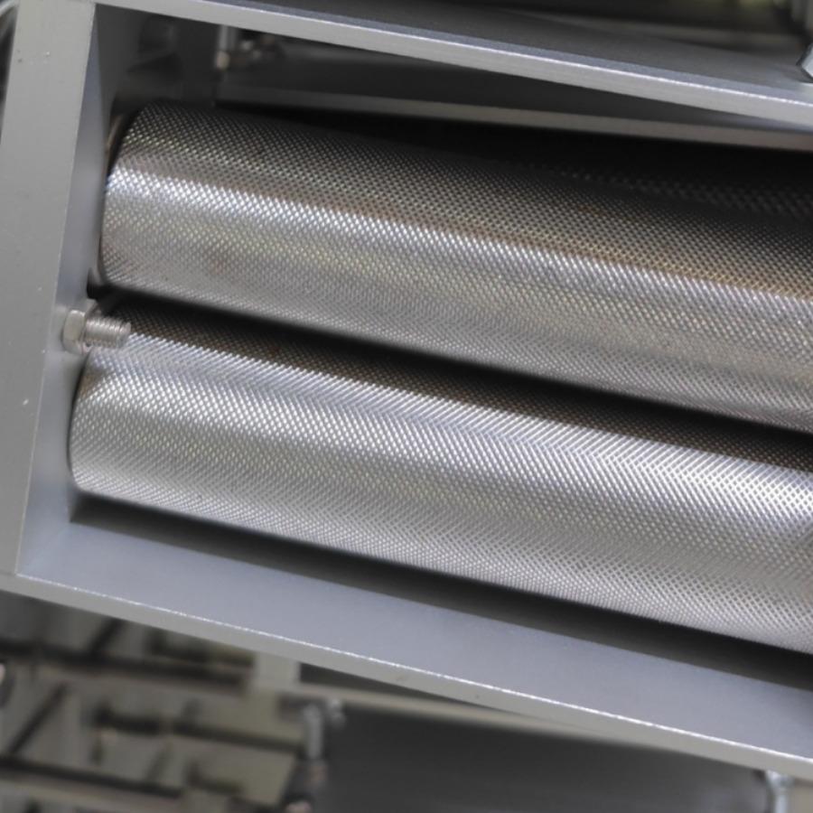 新款上市耐用结实 细纹电动研磨机对辊不锈钢粉碎机 五谷破碎厂家