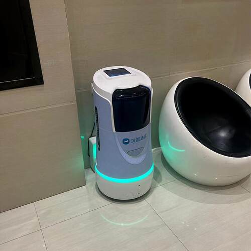 云迹酒店配送机器人全季汉庭锦江之星如家商旅维也纳