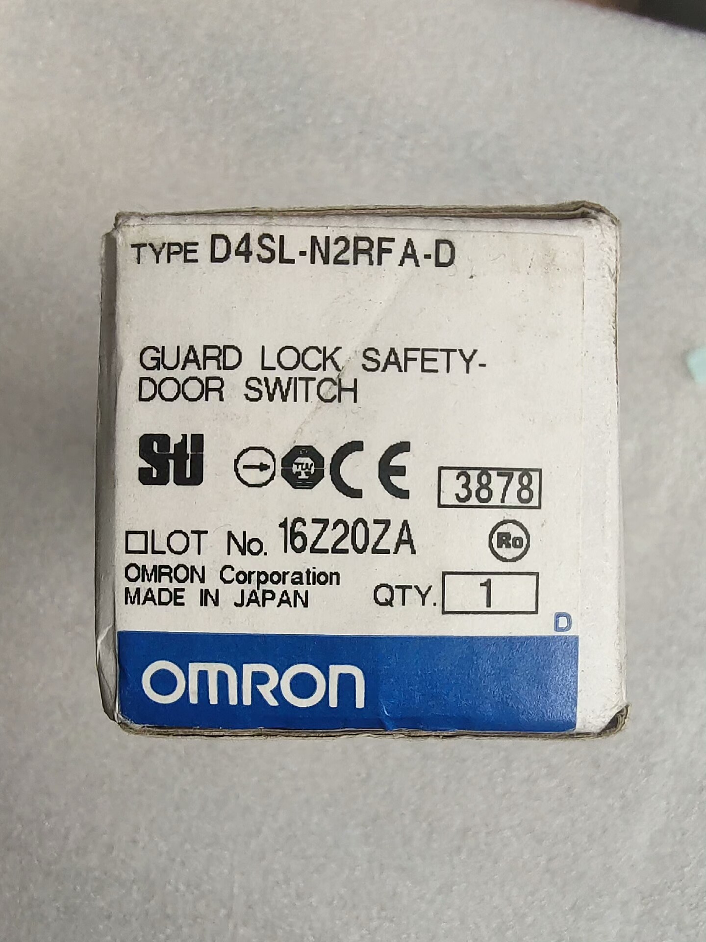 OMRON 欧姆龙  D4SL-N2RFA-D  实物拍摄