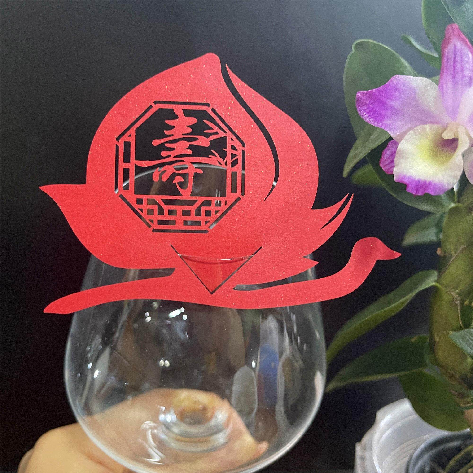 50张欧美精美蝴蝶红酒杯插卡寿宴生日宴餐桌装饰卡满月席位卡