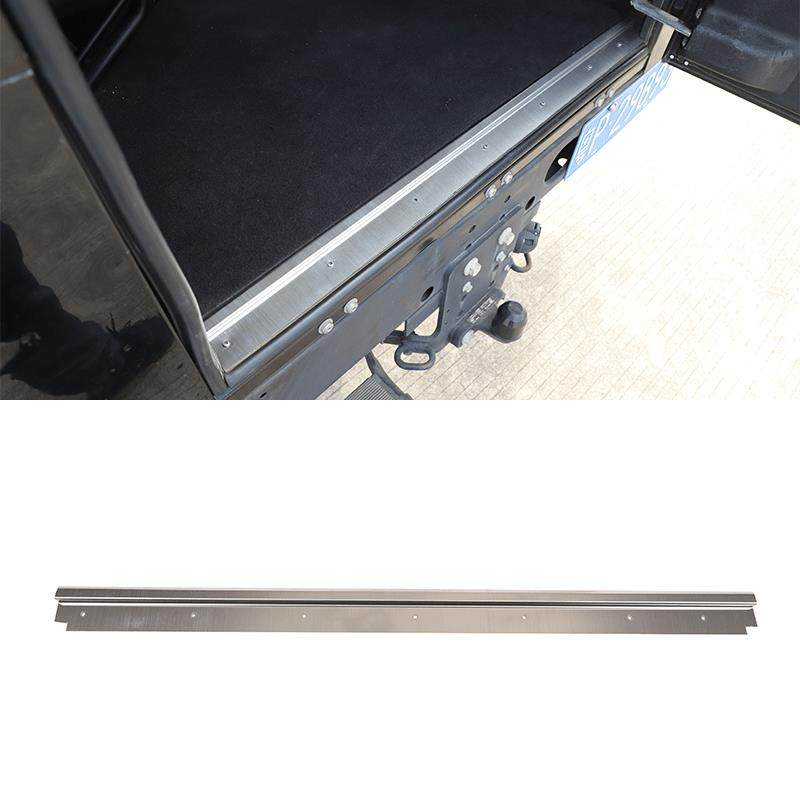 适用于04-19款路虎卫士后尾门压边护板不锈钢银色1件套换件款