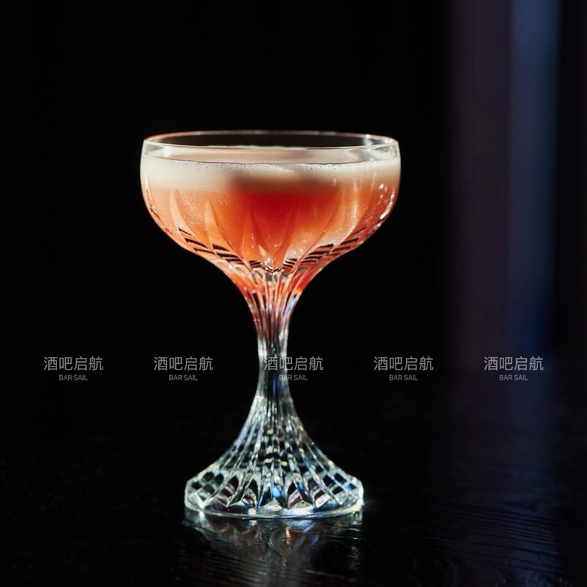 欧式刻花高脚玻璃杯复古香槟杯碟形杯创意鸡尾酒杯调酒杯子甜品杯