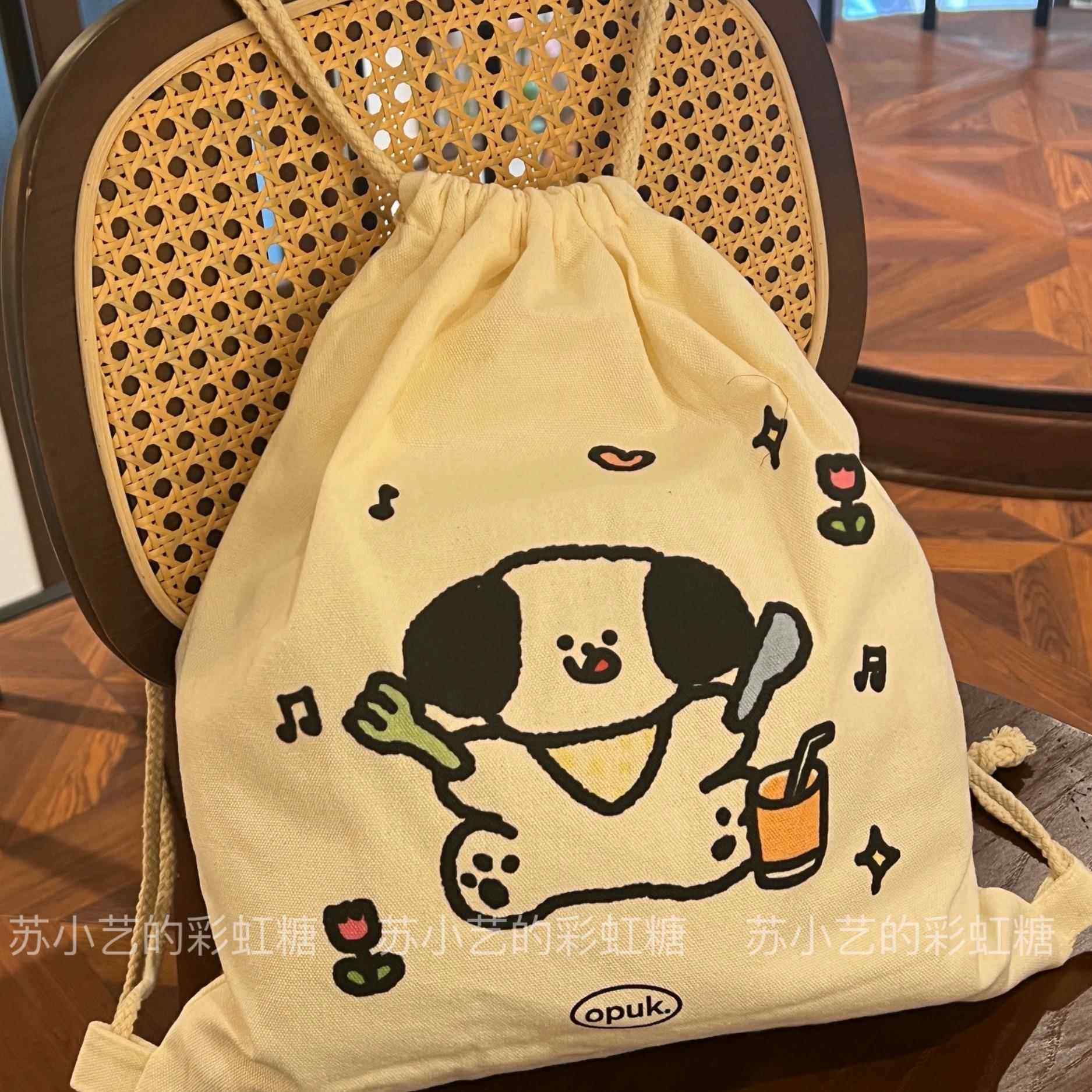 原创设计野餐小狗可爱卡通米色印花双肩布袋束口抽绳帆布袋双肩包,箱包皮具/热销女包/男包,时尚帆布包,淘宝优惠券,粉丝福利购,淘宝优惠卷