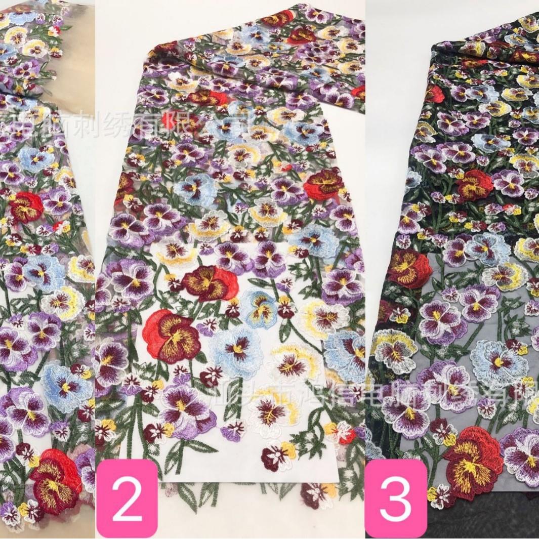 高密网纱彩色绣线绣花面料经典花纹立体感强现货两个颜色可选