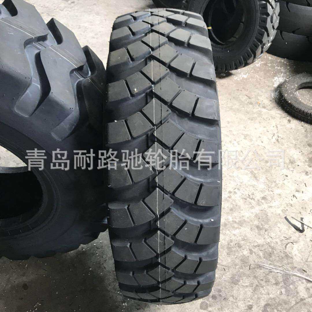 越野人字尼龙轮胎1-20陕汽2150卡车轮胎