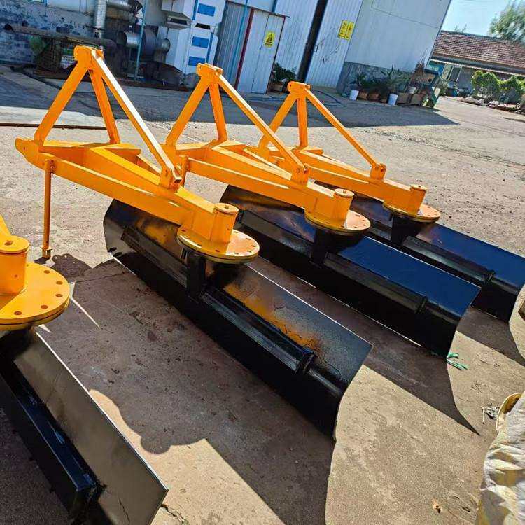 农田粪堆刮平机 冬季路面铲雪的机器 土地开荒用的刮板平地机
