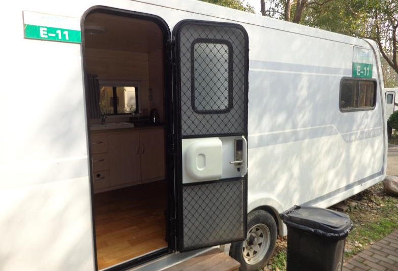 11月28日扬州型号为T60S-A的无动力房车20辆网络拍卖公告