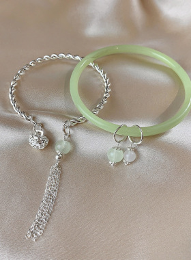 古风国潮铃铛手链新中式马面裙配饰一步一响流苏镯子闺蜜叮当镯女