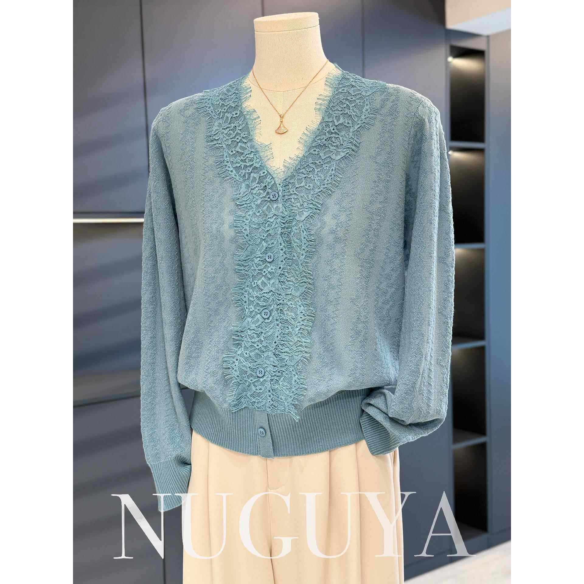 时髦洋气妈妈装蕾丝拼接针织衫女春秋新款上衣气质百搭中年打底衫