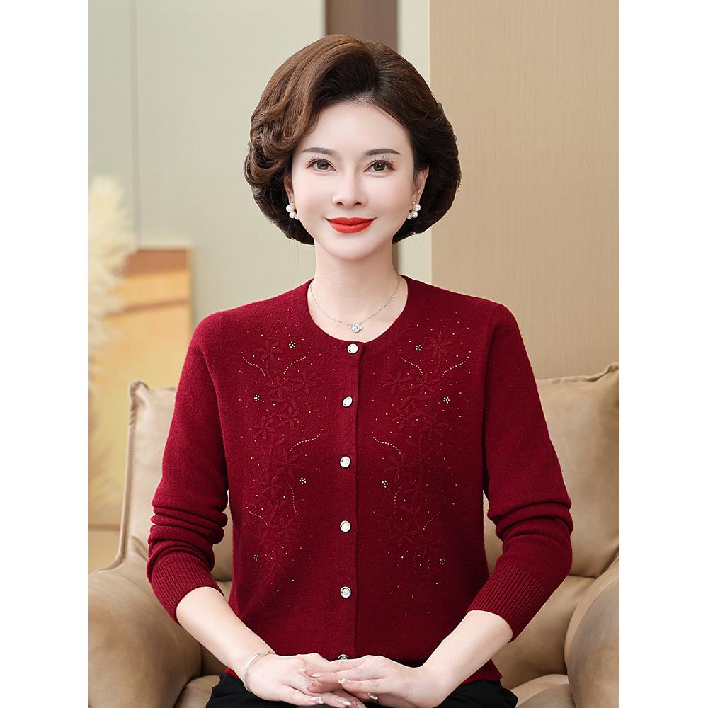 中老年女装秋冬羊毛衫开衫大牌新款妈妈洋气针织衫外套圆领羊毛衫
