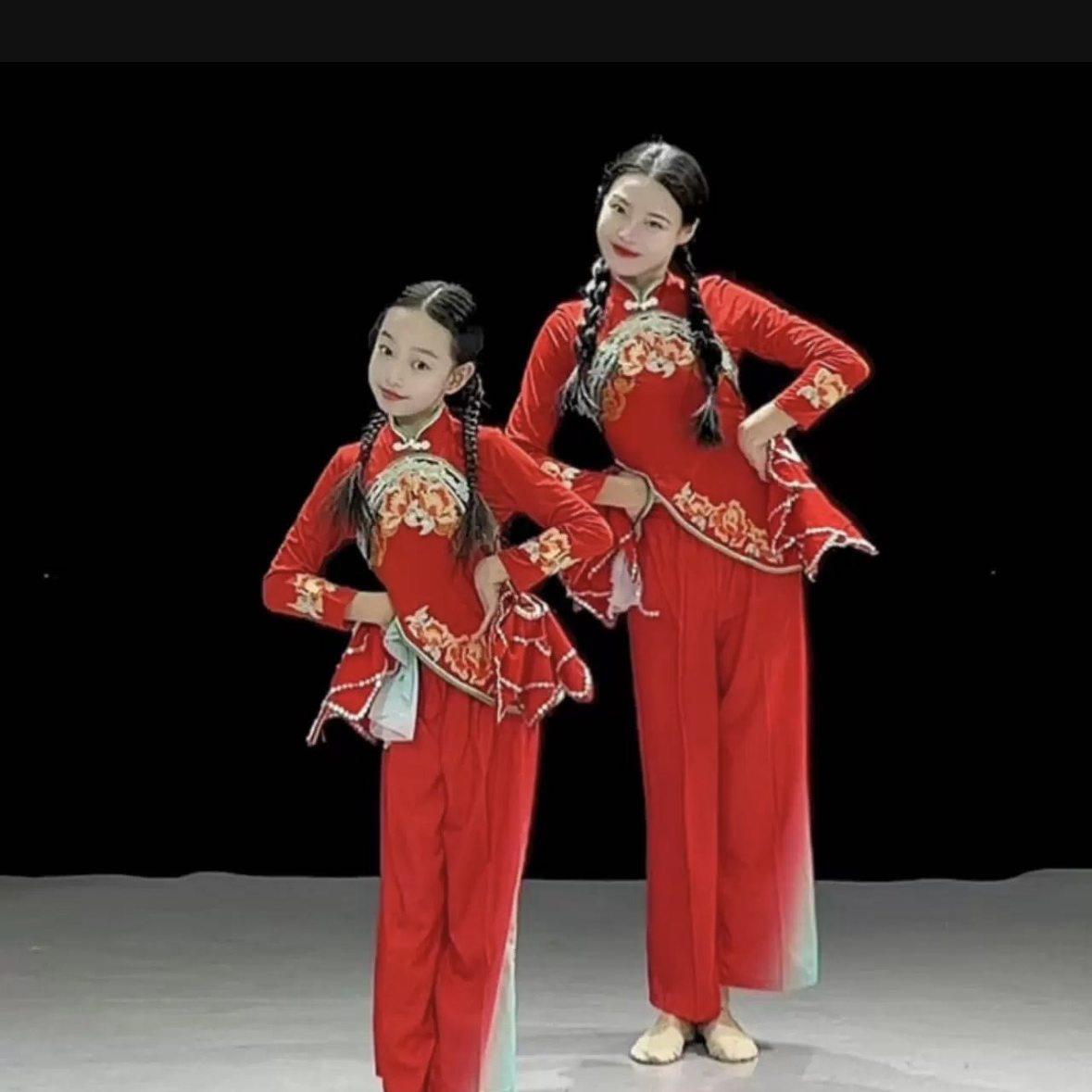 新款儿童女红色秧歌演出服东北腰鼓服喜庆中国风手帕舞蹈表演套装