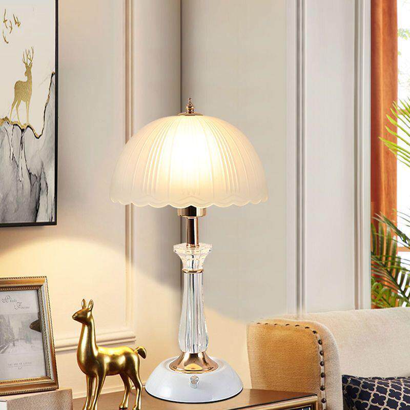 G8A欧式卧室床头柜台灯现代简约创意个性调光旋钮开关玻璃灯罩台