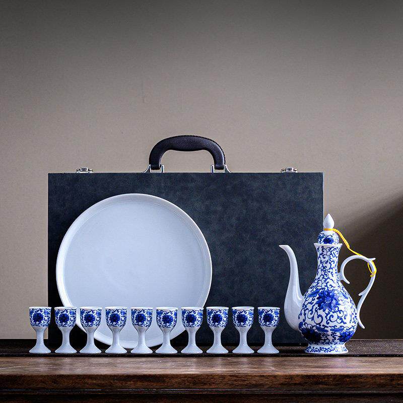 陶瓷覆古白酒杯套装家用青花瓷古风酒壶中式高脚一口杯高档礼盒装