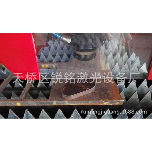 光纤激光切割机灯饰五金广告牌切割加工专用设备金属激光切割机