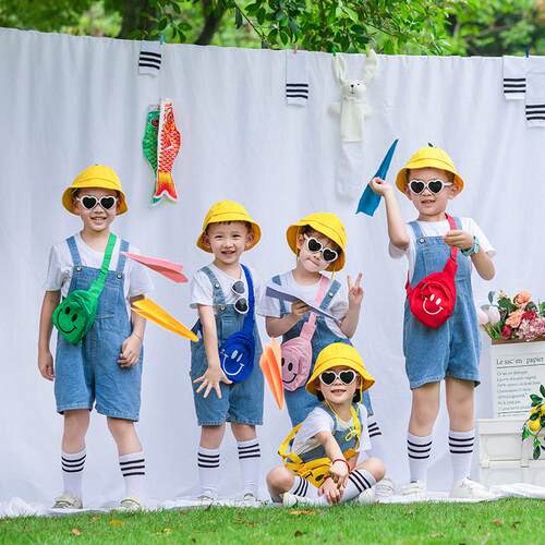 儿童夏季牛仔背带裤演出服幼儿园舞蹈服可爱彩色包包毕业照班服