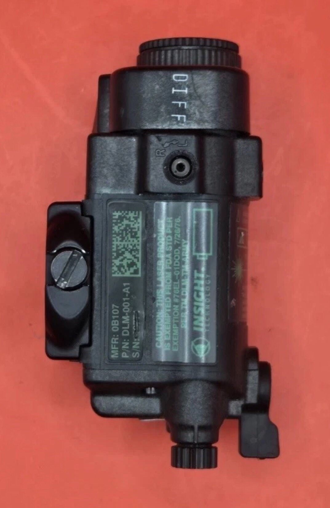 AN/PEQ-14 集成红外/可见激光与白光红外照明器已测试