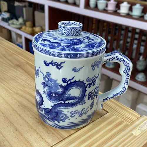 景德镇陶瓷茶杯过滤杯带盖家用大水杯办公室杯子青花龙纹瓷杯礼盒