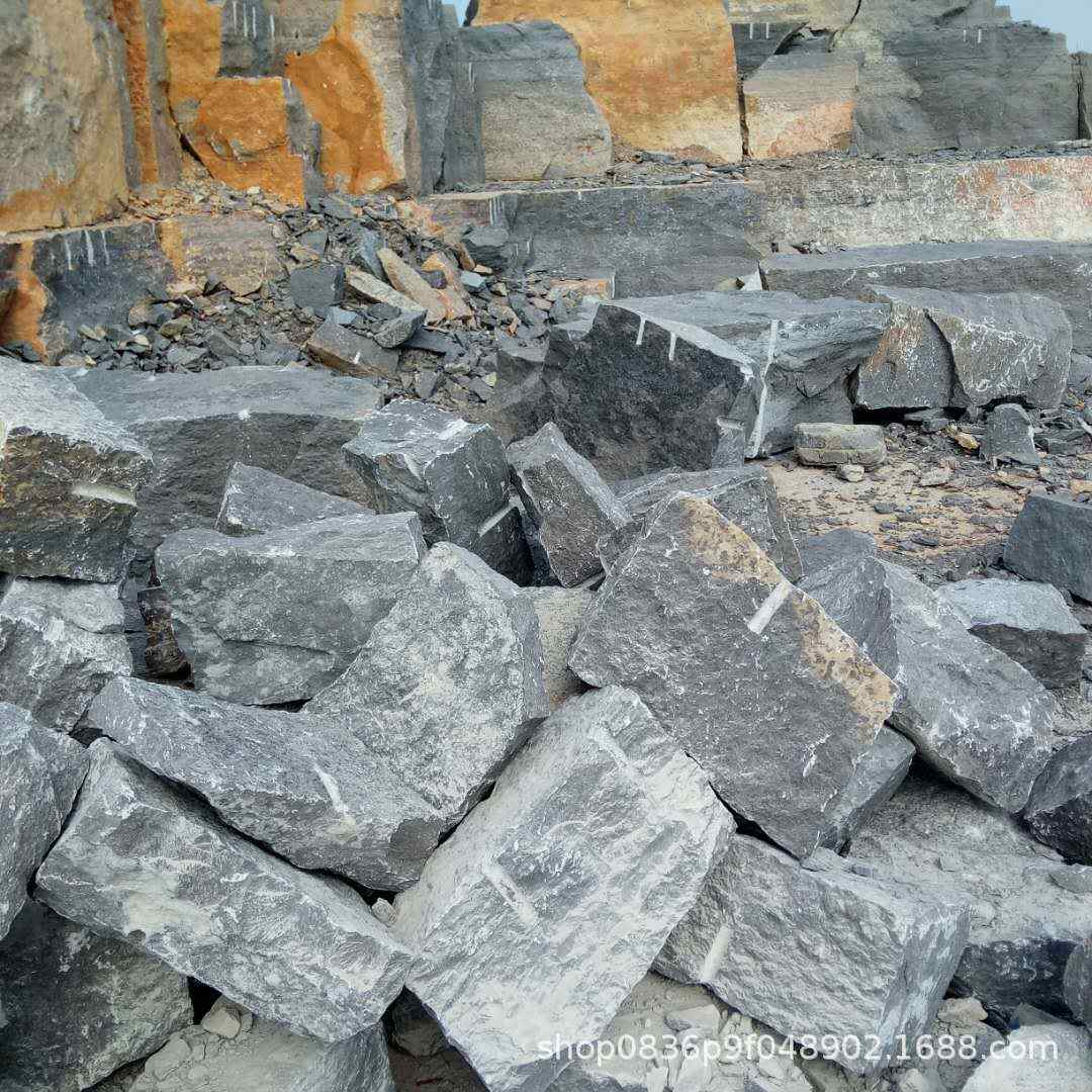 青灰色青石块石垒墙石 园林景观砌墙条石 挡土墙护坡浆砌片石毛石