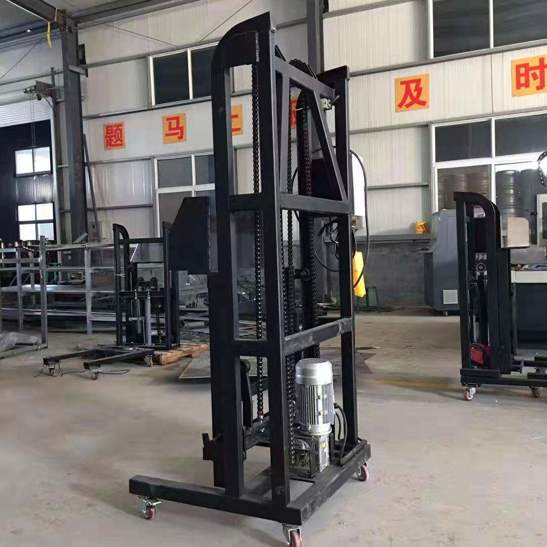 餐厨垃圾提升机物料垂直倒料机垃圾桶翻桶机环卫车生活垃圾升降机