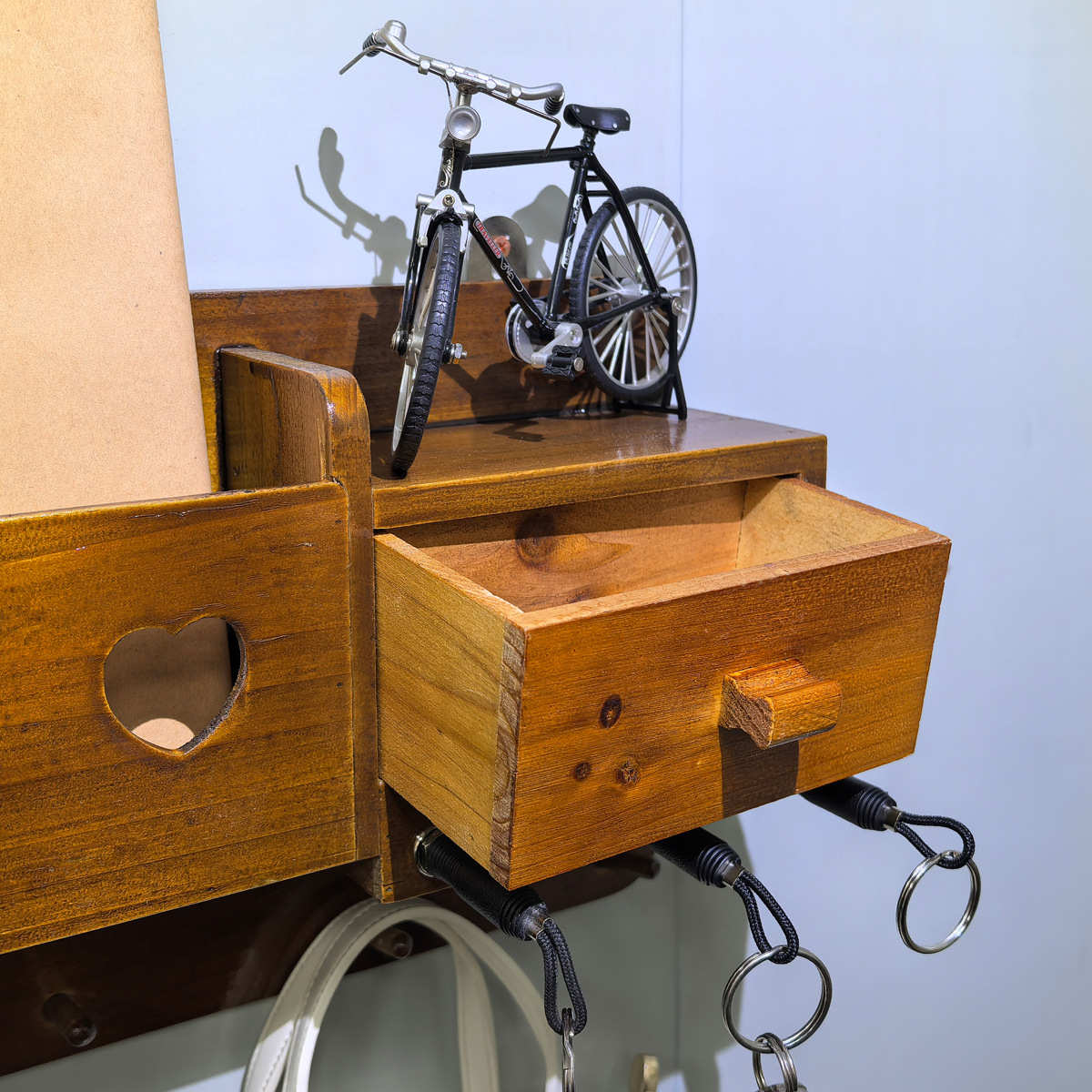 免打孔实木挂壁式玄关收纳置物架带挂钩入户门信箱储物架