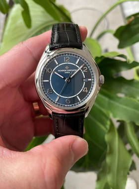 [9.8新]江诗丹顿伍陆之型蓝盘4600E/000A-B487自动机械男士手表