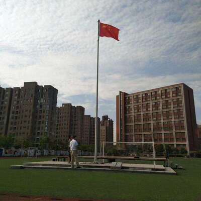 亿尔户外不锈钢电动升降学校高度16.6成品一次成型无焊缝耐腐蚀