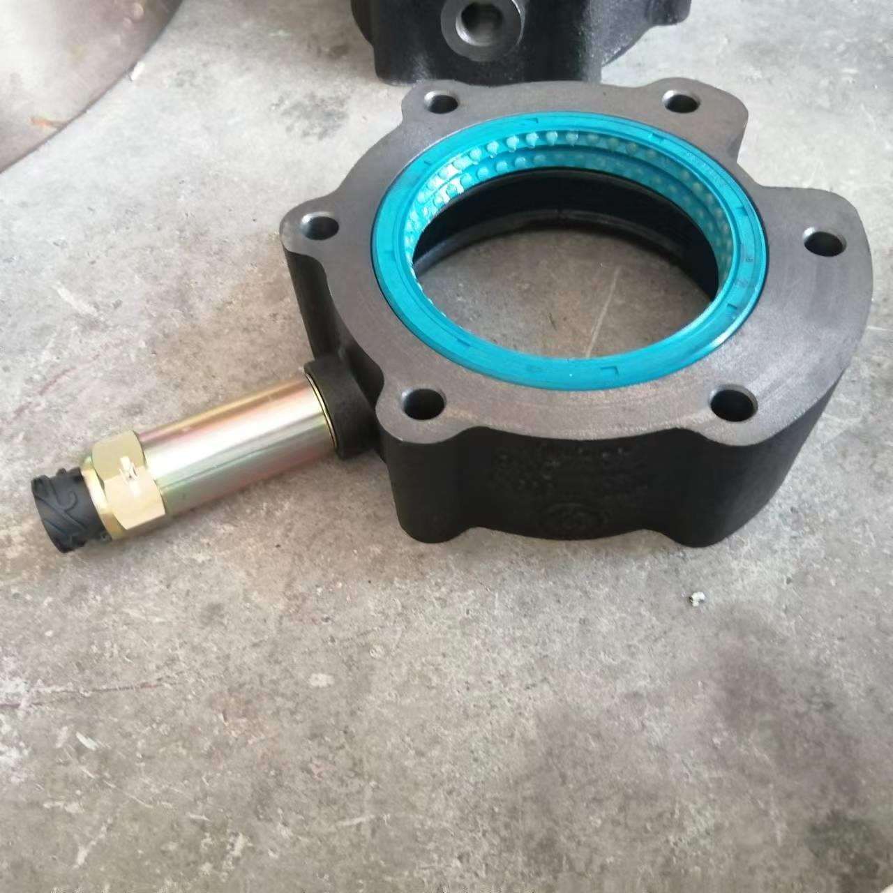RTD-11609A-1707154主轴后轴承盖总成 变速箱配件 豪沃重卡自卸车