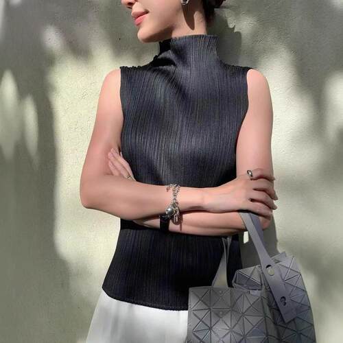 Miyake style high neck vest women's summer outer shirt