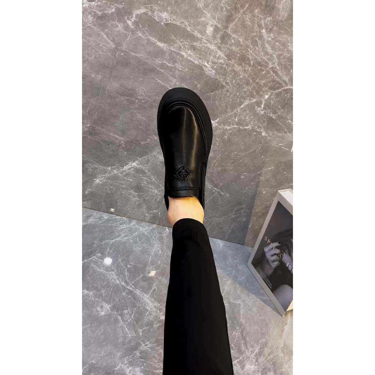 真皮男士一脚蹬轻便休闲皮鞋2025秋冬季新款时尚加绒保暖厚底男鞋