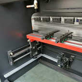 厂家供应 液压板料折弯机40吨63吨1.2米双不锈钢折弯 数控折弯机